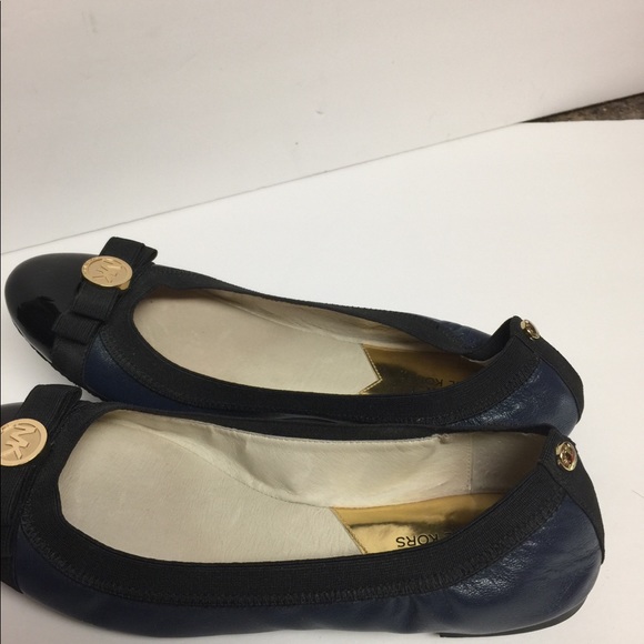 Michael Kors size 7 navy blue flats - Picture 2 of 7